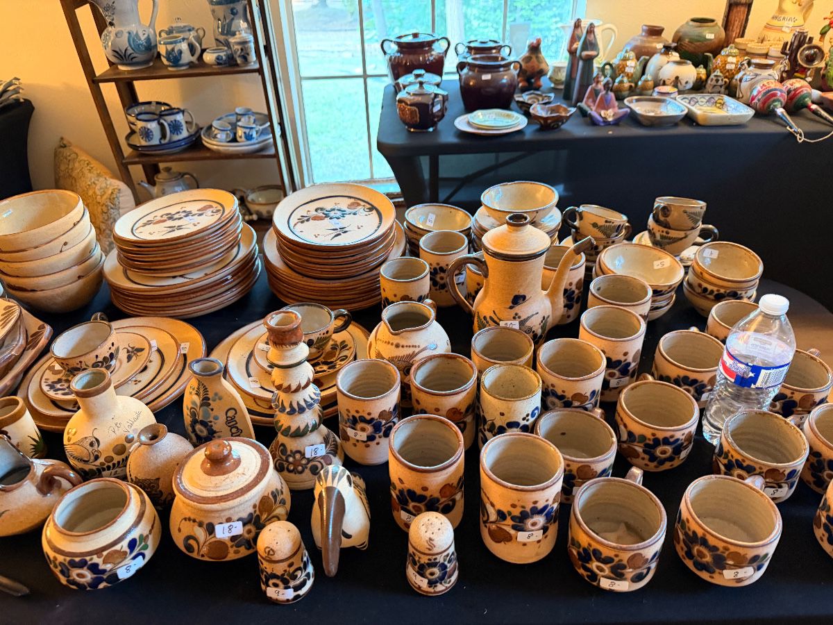 Kaleidoscope of Items on Kiesthill Dr in Oak Cliff — estate sale item photo 7