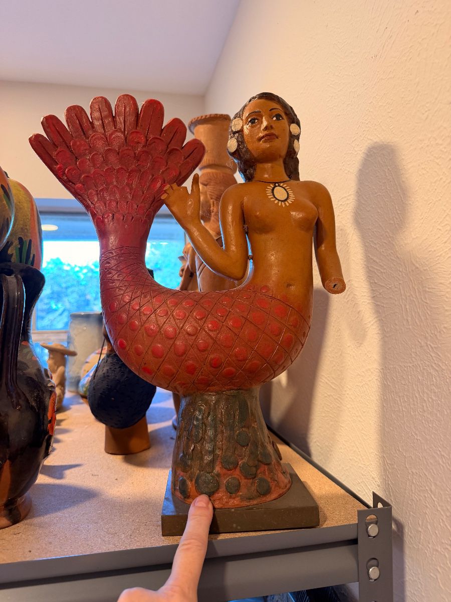 Kaleidoscope of Items on Kiesthill Dr in Oak Cliff — estate sale item photo 12