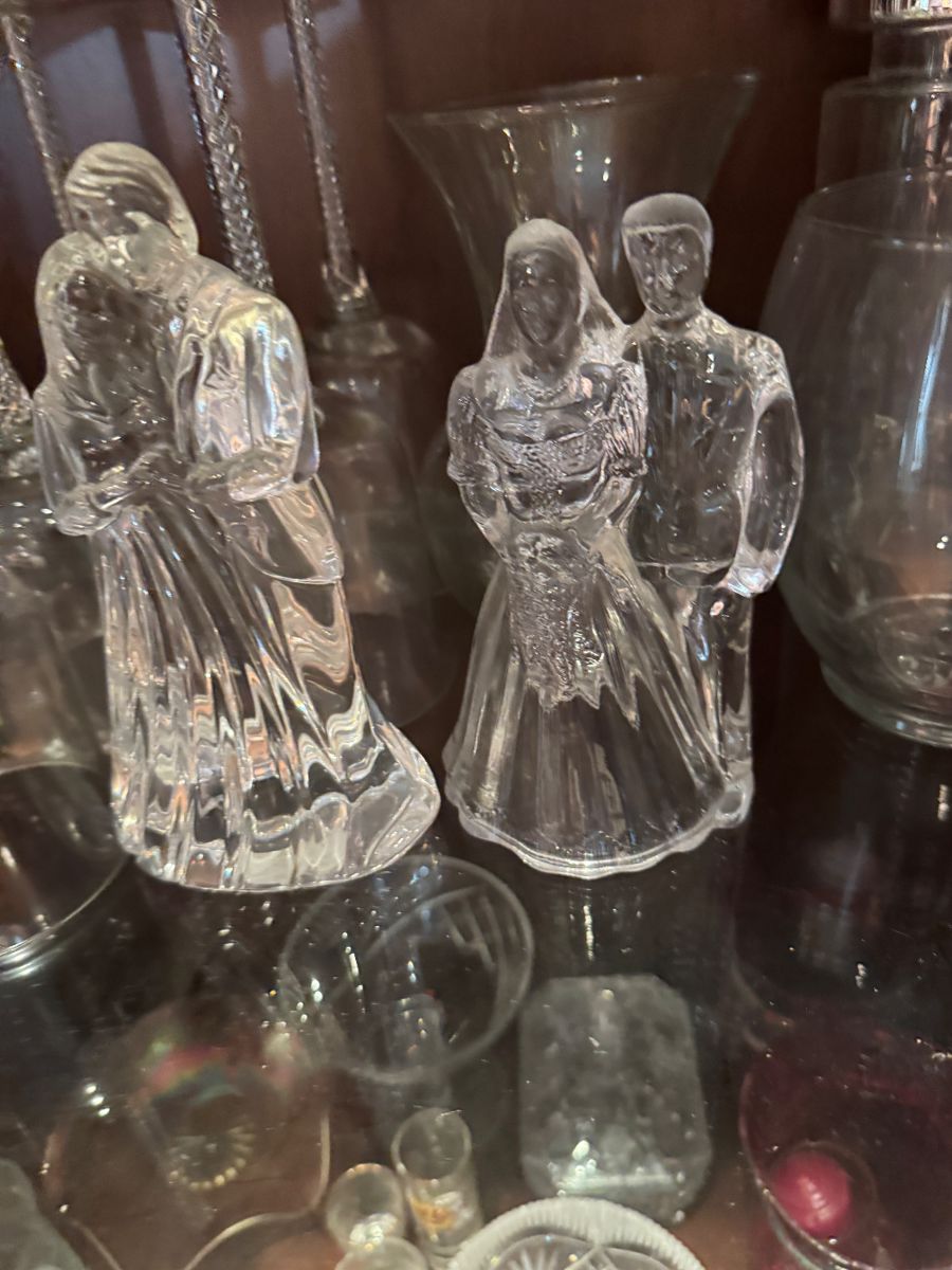 Crystal bride and groom figurines