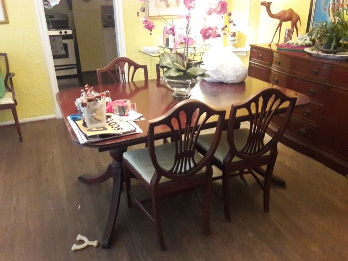 Duncan Phyfe style dining table with shield back chairs
