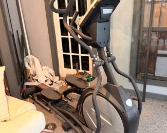 Elliptical exercise machine