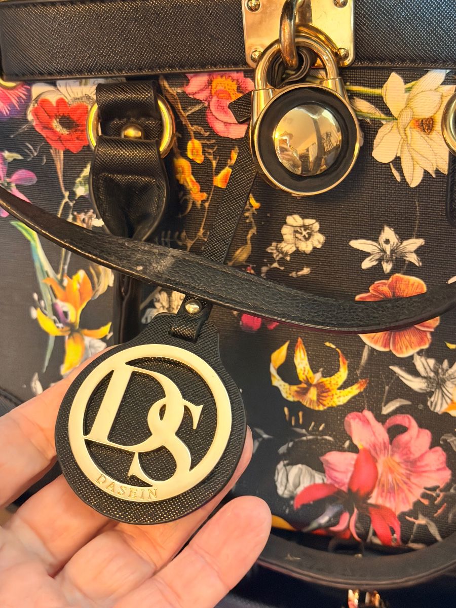 Floral print handbag with DS logo charm