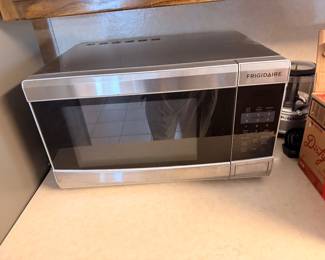 Frigidaire stainless steel countertop microwave