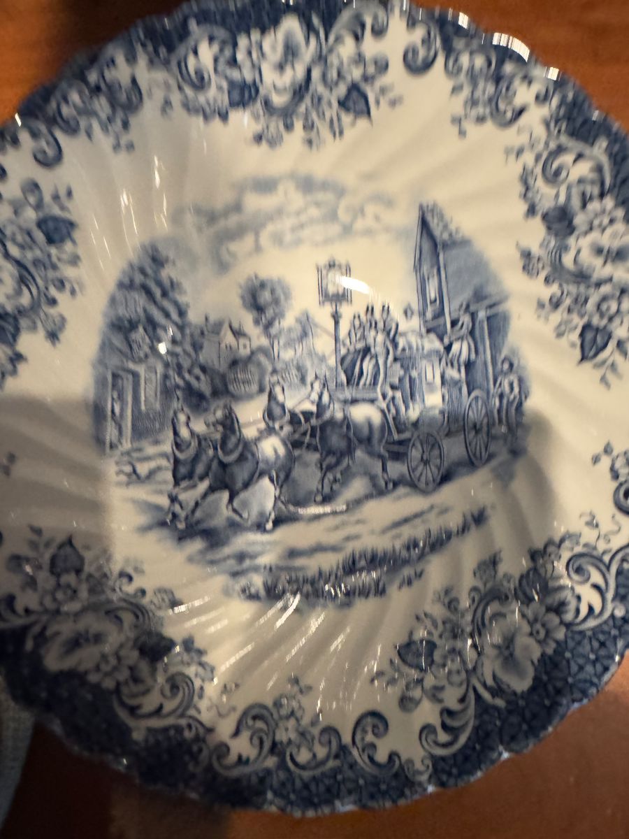 Johnson Brothers Coaching Scenes blue and white plate