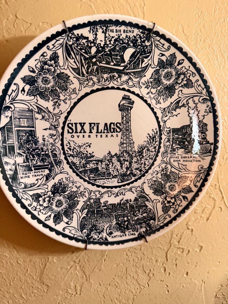 Six Flags commemorative plate