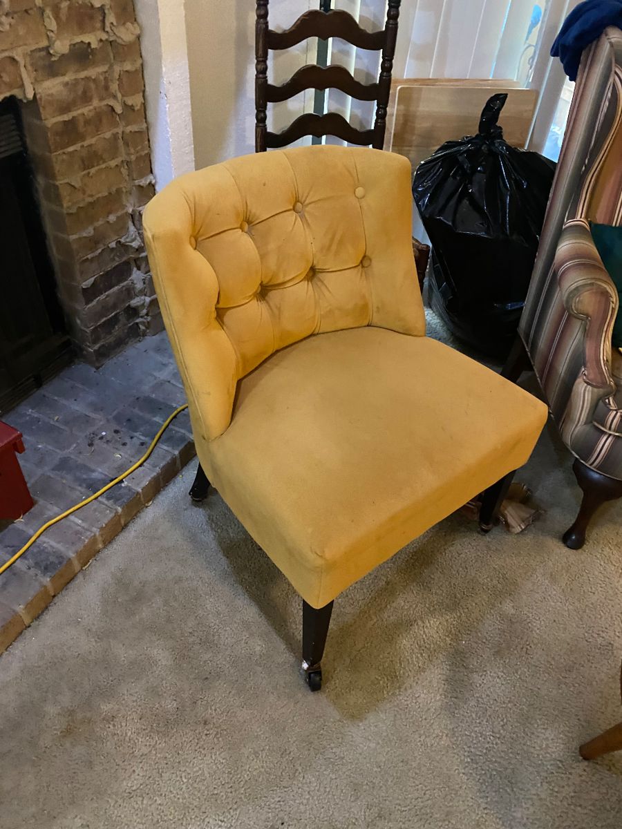 Tufted gold slipper chair