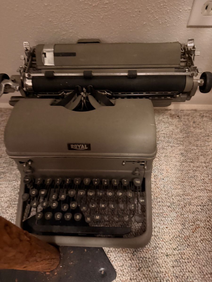 Vintage Royal manual typewriter